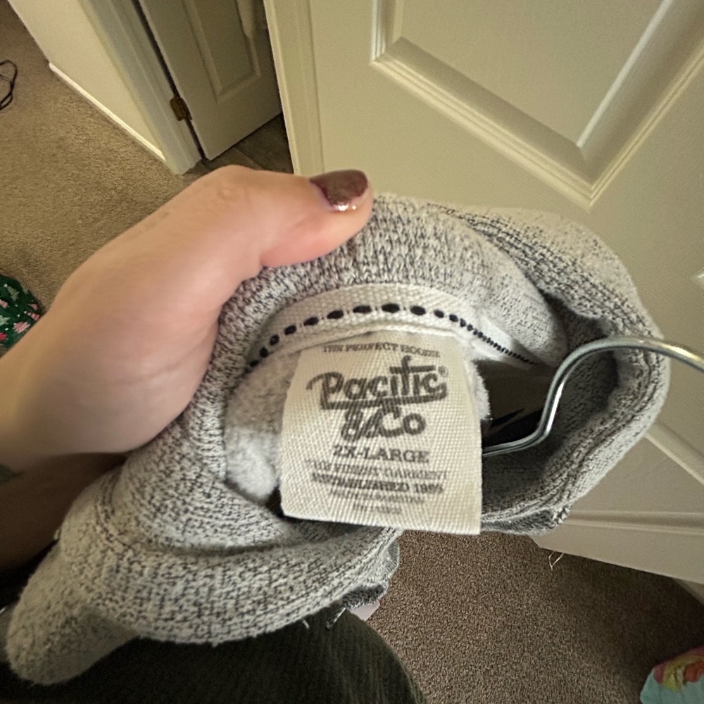 Pacifica Light Gray Crewneck Men's Sweatshirt - Picture 4 of 4
